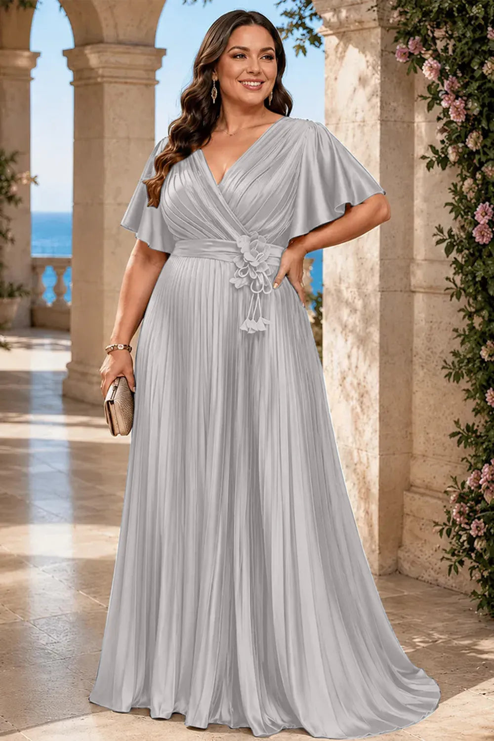 Fließendes, plissiertes Satin-Maxikleid für den Abend