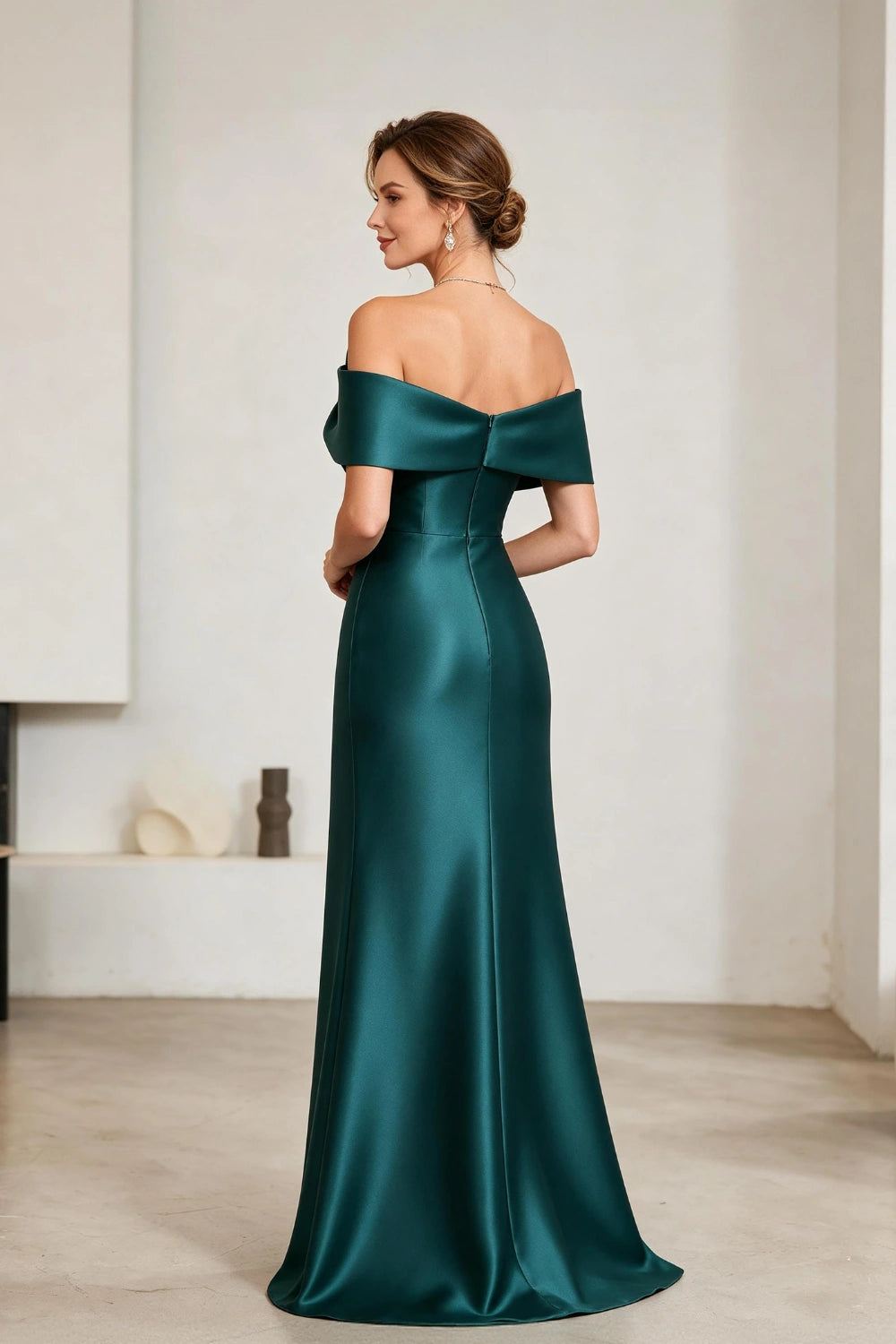 Emerald Bow-Neck Satin Sheath Mother of the Bride Gown